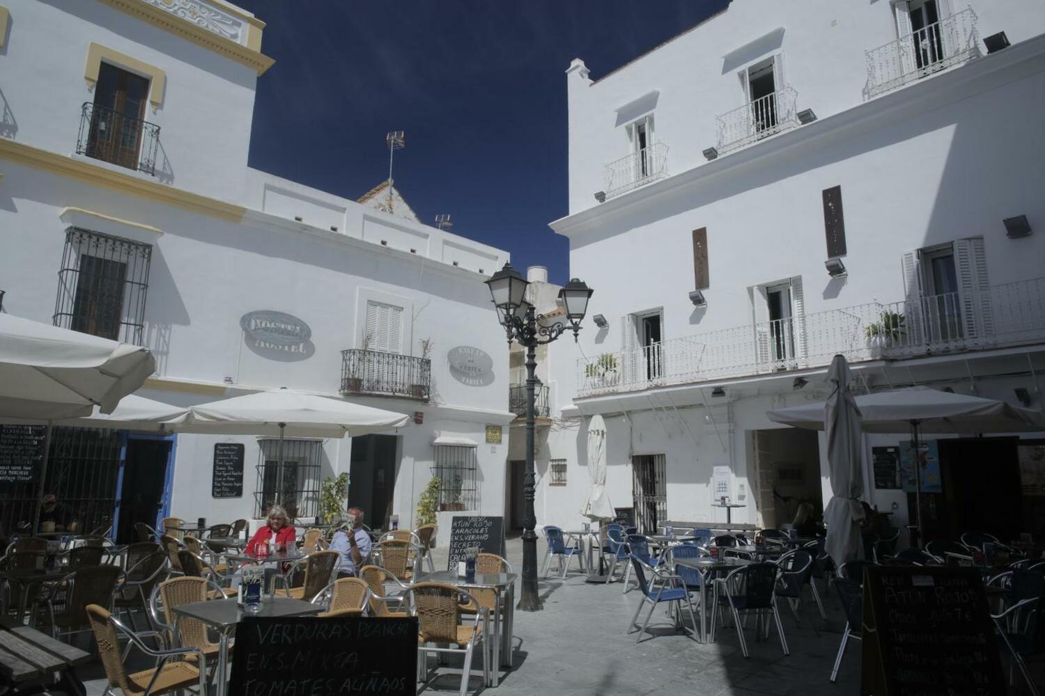 Wake Up In, Tarifa