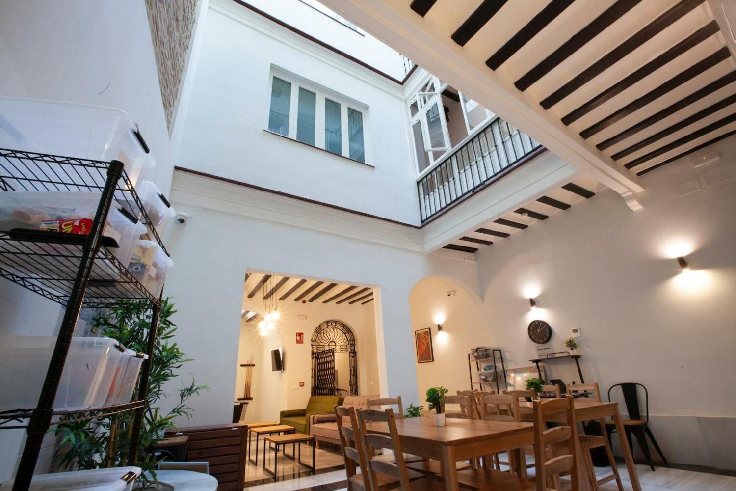 Ibarra Hostel, Seville