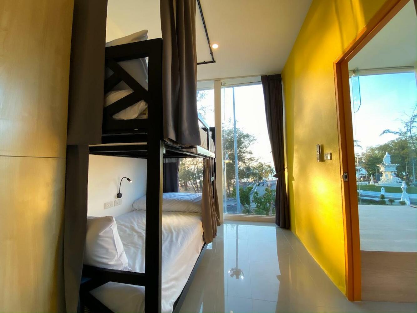 Fishtail Hostel Phuket, Phuket City