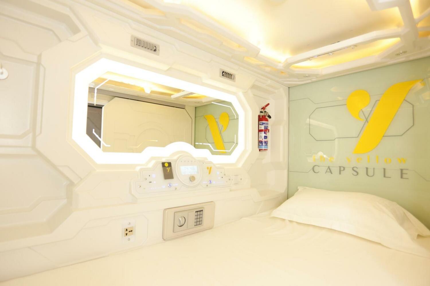 The Yellow Capsule, Cancún