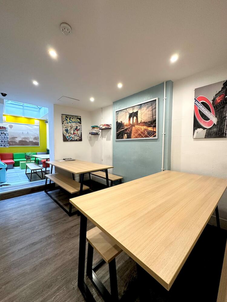 Smart Hyde Park Inn Hostel, London