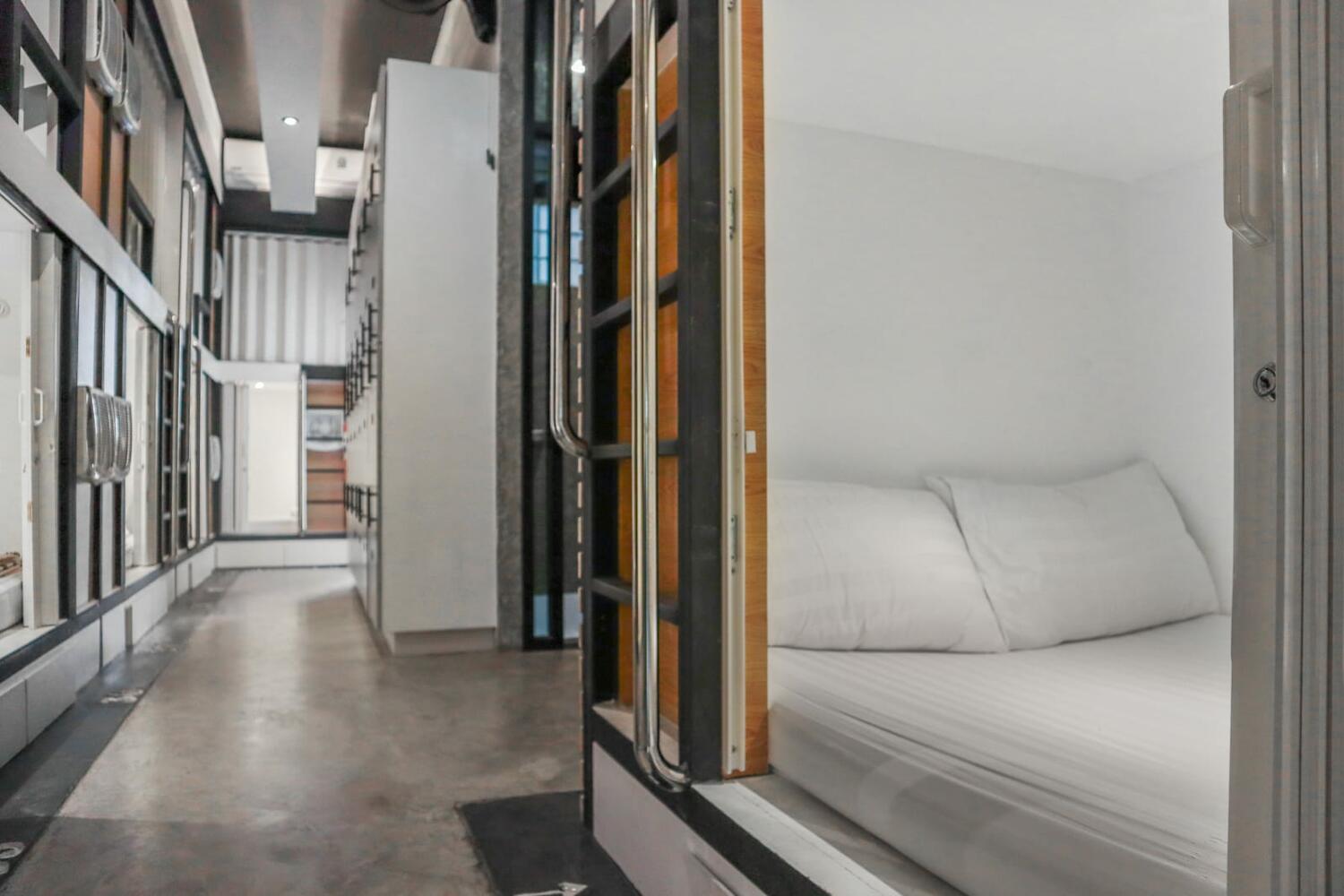 Sleepbox Hostel Suratthani, Surat Thani