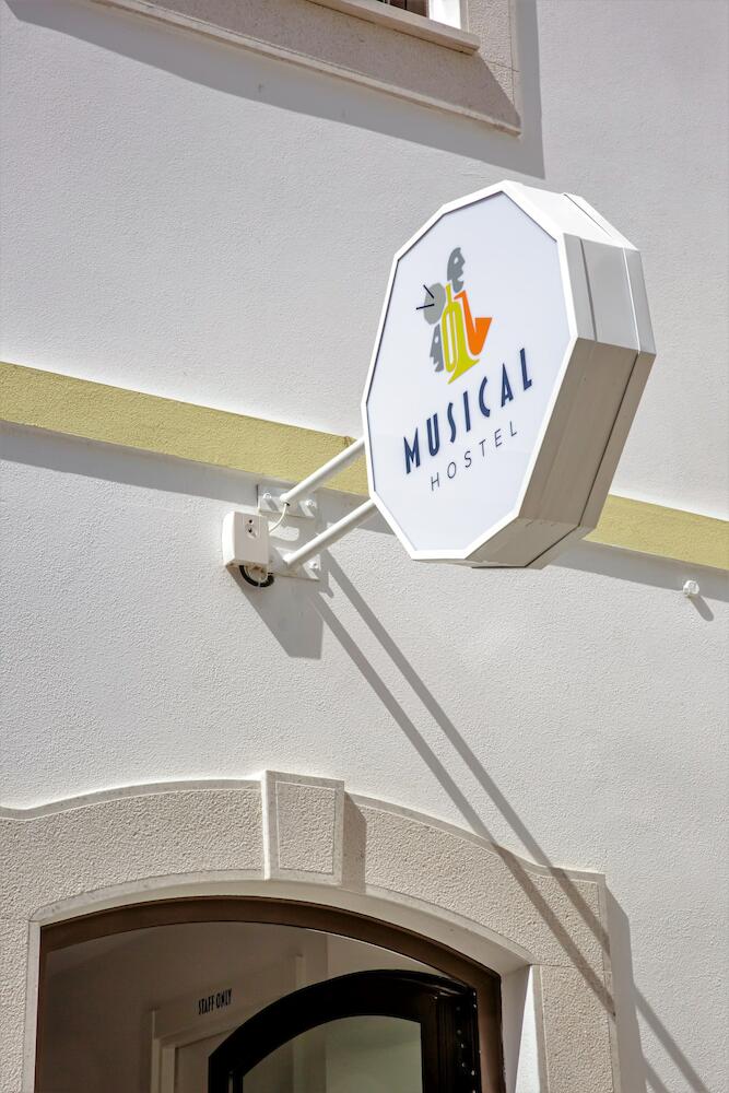 Musical Hostel, Albufeira