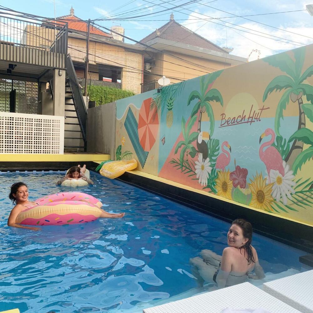 Beach Hut Hostel, Kuta Bali