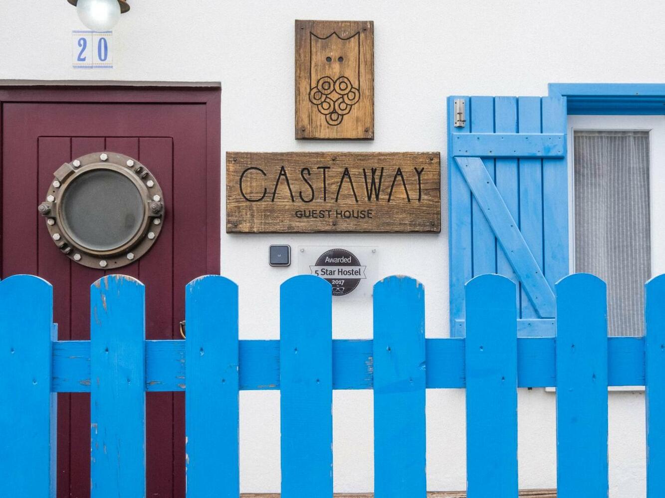 Castaway, Peniche