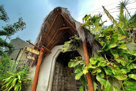 Elmar Hostal, Bacalar