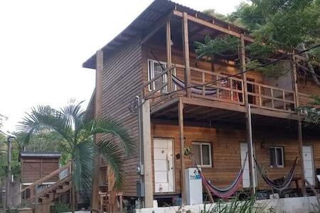 Tonat Caribe Hostel01, West End