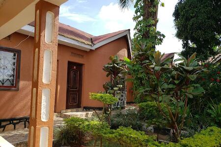 Gorilla African Guest House, Entebbe