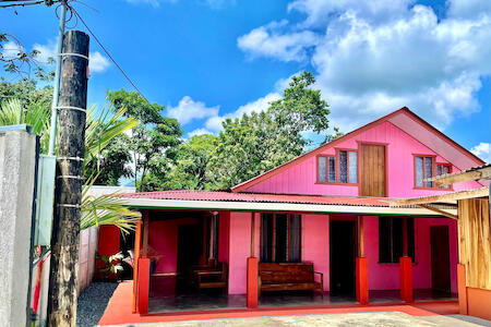 Fortuna Pink Hostel, La Fortuna