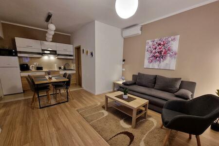 Apartment & rooms Corina