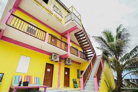 Travellers Palm Backpackers Hostel, Caye Caulker