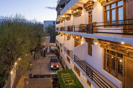 Rainbow Hostelier, Leh