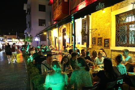 Lords Hostel & Pub, Antalya