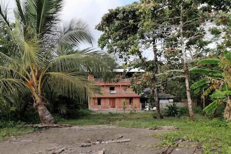 Destino Del Pacífico, Bahia Solano