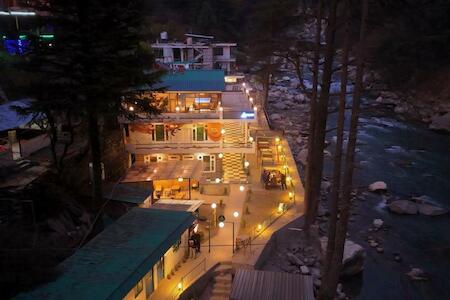 The Trippy Tribe Riverside Hostel, Kasol