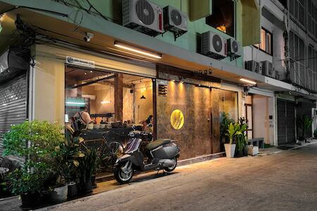 Noir Cafe And Hostel - Chinatown, Pom Prap – Updated 2024 Prices