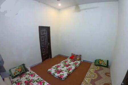 Madina Town Girls Hostel, Faisalabad