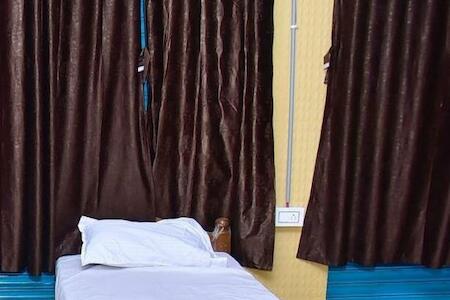 Star Dormitory- Deluxe Beds, Shamshabad