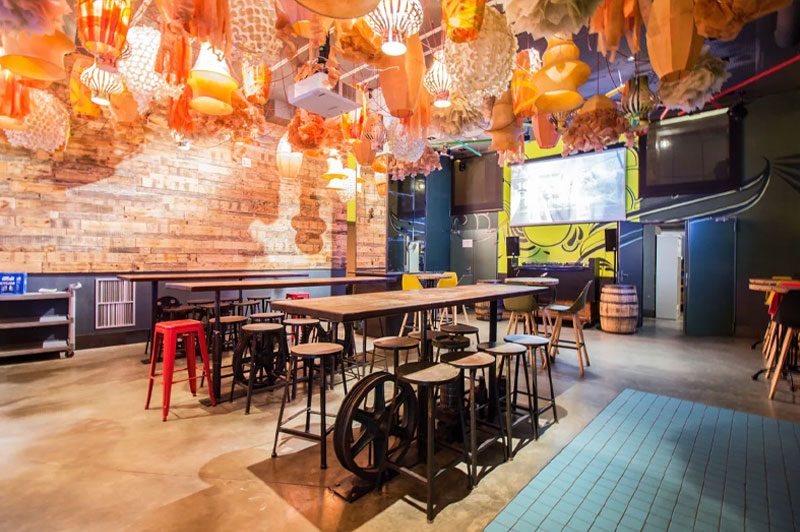 Generator Hostel Barcelona - Fun Bar to Meet People!