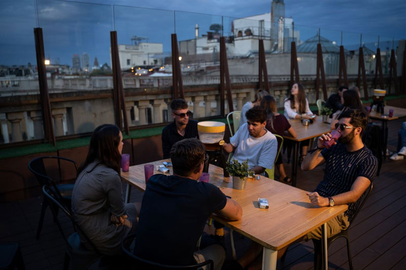 Hostel Roof Top Terrace in the City Center of Barcelona: KABUL Hostel