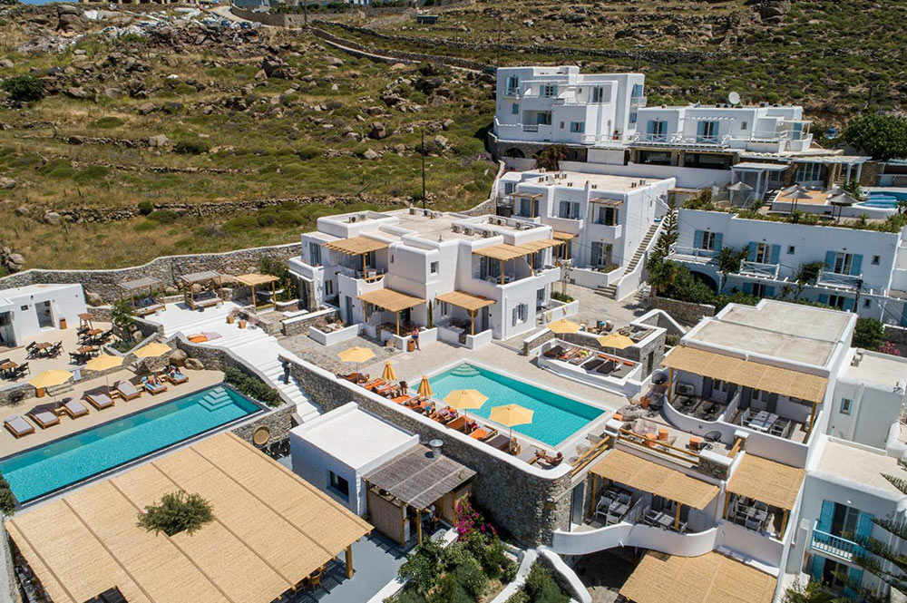 3 Party Hostels in Mykonos