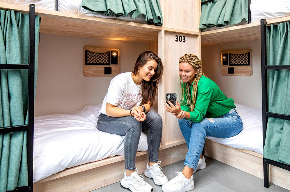 5 Best Hostels in Amsterdam for Female Solo-Travelers